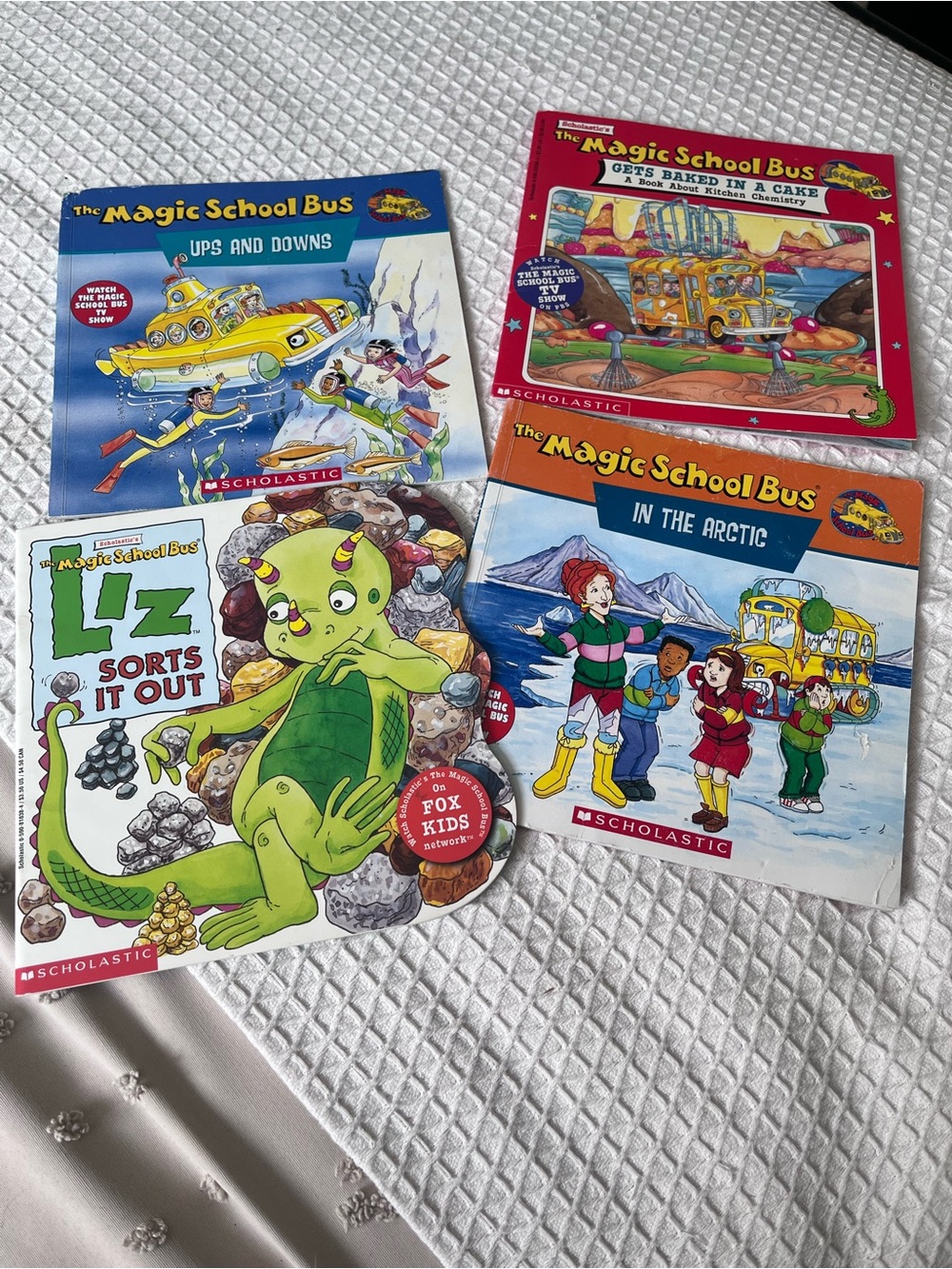 Scholastic The Magic School Bus Board Book Set - Blue, Red, Green, Orange